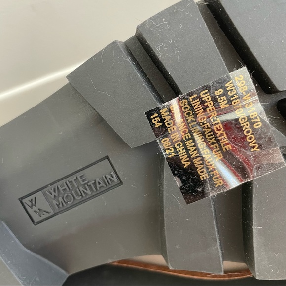 White Mountain Suede Booties Warm-Lined Lace-Up Boots - Groovy Size 9.5 - Picture 6 of 7